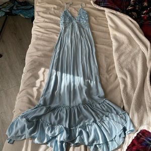 Baby Blue maxi dress with criss cross straps and open tie back! Size Small